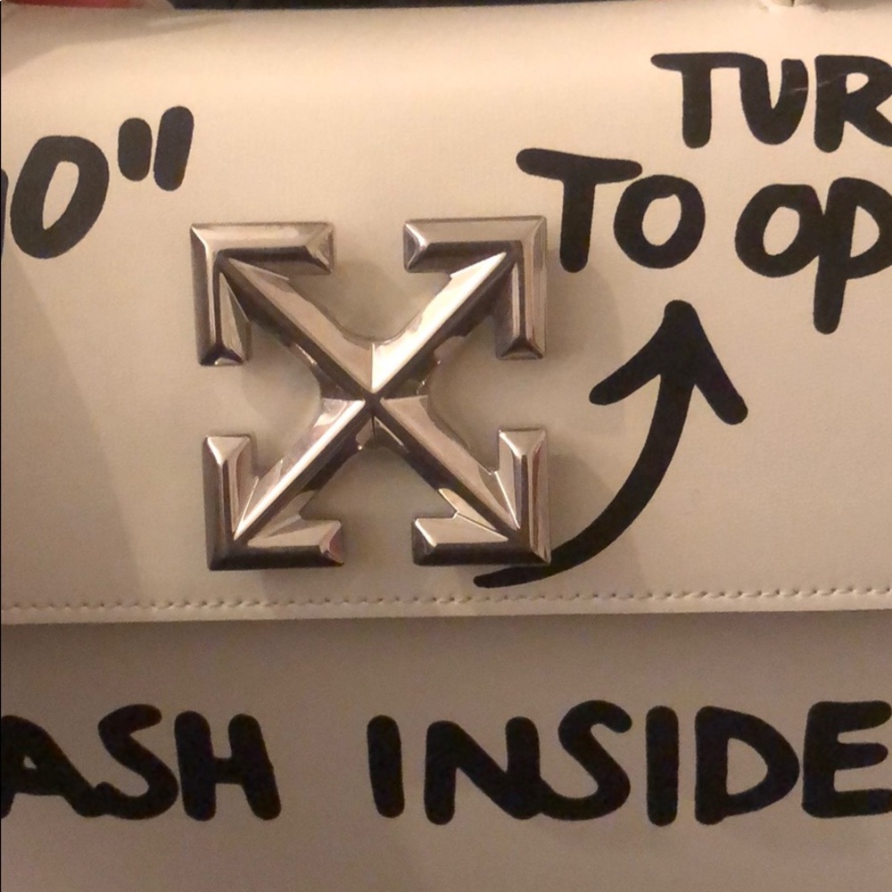 Flash sale ✨ Off-white handbag - Picture 2 of 6